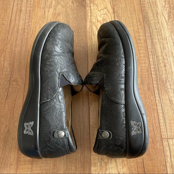 Alegria Slip Resistant Black Floral Clogs Women's 9 US - Picture 4 of 8